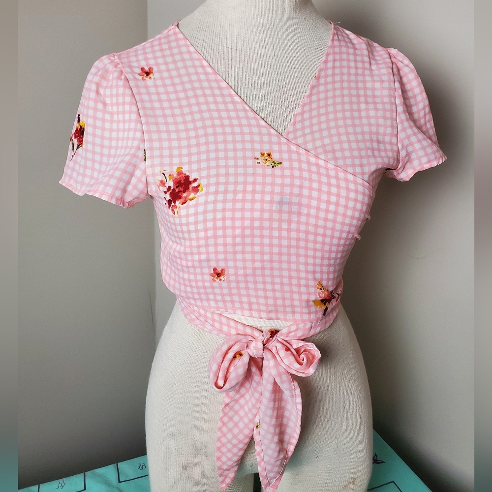 Sadie & Sage Pink Checkered Floral Wrap Blouse